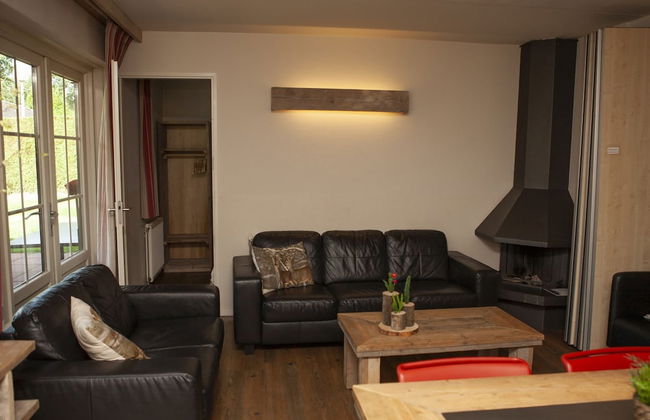 Combined Bungalow with Decorative Fireplace near Veluwe - Photo 6