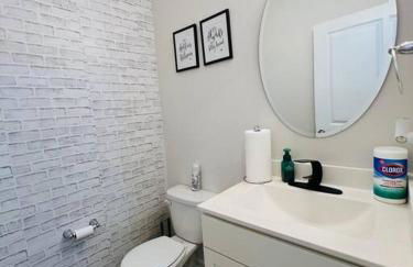 Simple Elegant Single Family Home DT Raleigh - Foto 78