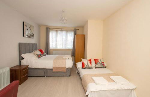 Saffron Studios - Photo 44