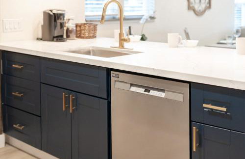 Walk to Old Town - Cozy Restored Cottage - Foto 13