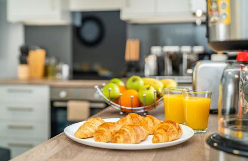 Elegant Flat Near Stonehenge, Amesbury Town Centre Smart TVs Netflix FREE PARKING - Foto 13