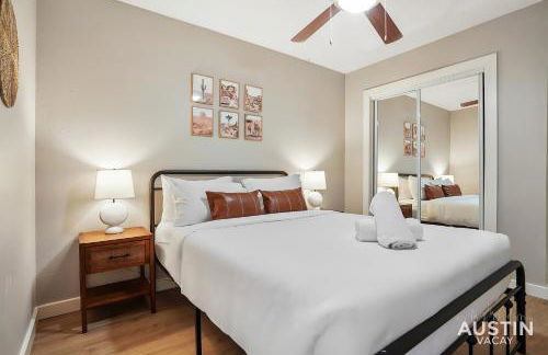 Amenity Heavy Serene Apt in Convenient Location - Photo 47