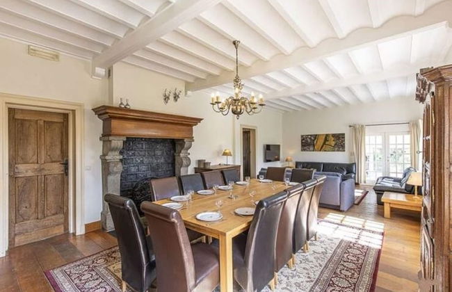 Luxurious Holiday Home in Érezée with Hot Tub - Foto 31