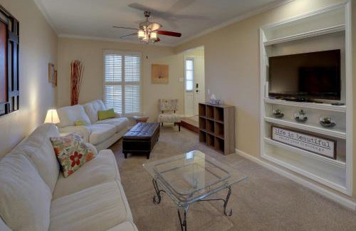 Mins to Blessing Hospital, Miss River, Country Club - Foto 1