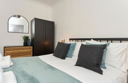 Bonchurch Court - A Stylish 3 Bed Apartment- Nr Ventnor with Large Outside Terrace & Parking - Dog Friendly - The Perfect Choice For Couples, Friends & Families - 5 Mins To Beach - Managed By Greenstay Serviced Accommodation - Foto 11