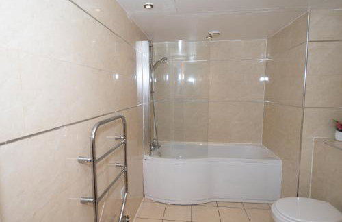 City Center, Free WiFi for Contractor, Family - Foto 10