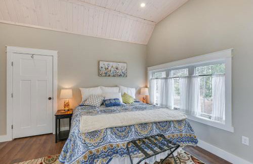 Lakefront Bucksport Home w/ Fire Pit + Gas Grill! - Foto 11