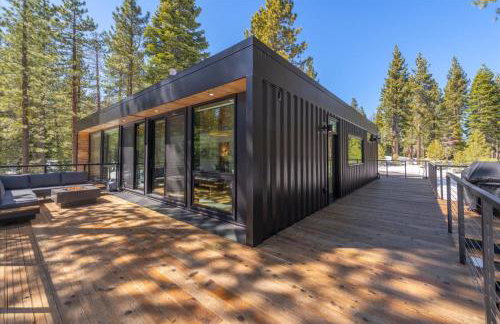 Modern Eco Retreat with Hot Tub and Views - Foto 18