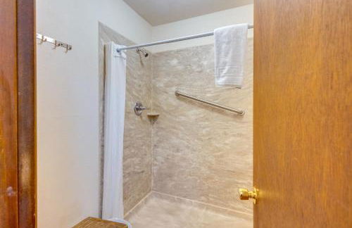 Steps to Free Ski Shuttle! Dtwn Winter Park Condo - Foto 12