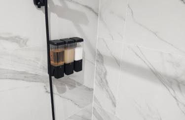 Deluxe Double Room with Private Bathroom and Garden - Foto 12