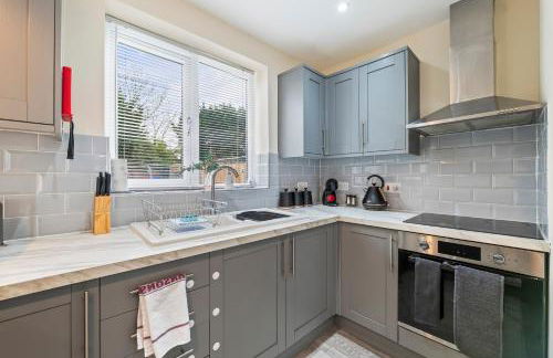 Spacious 3-Bed Home with Driveway Parking - Gloucester - Foto 30