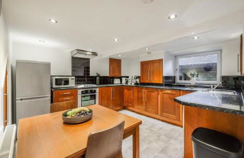 Sleek 2B/1B Retreat in Lindley, Huddersfield - Foto 8