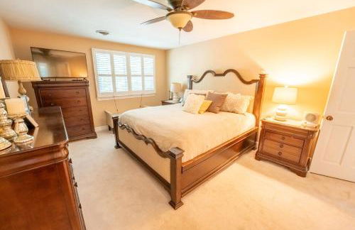 Martinsville Gem - Fireplace, Pets, Near the Park - Foto 18