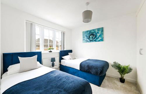 Swan's Place - Large 4bed home, Sleeps 9, Parking x2 & Games room - Foto 43