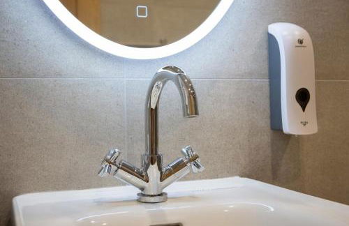 Lethbridge Villa 49 Apartment 2 Super Fibre WiFi, free parking - Foto 29