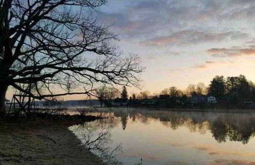 Waterfront Home on Bantam Lake with Private Beach - Foto 28