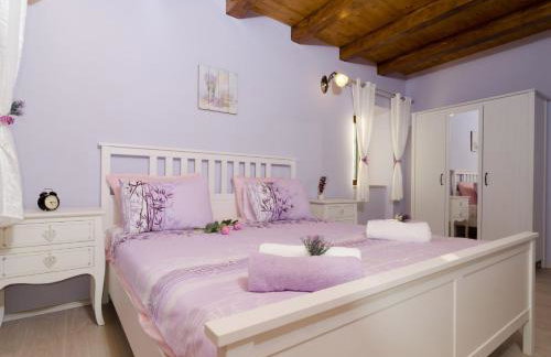 Villa Falcon Rook - Photo 19