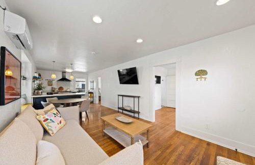 Mid-City 2BR Retreat Firepit Nights with Free Parking - Photo 28