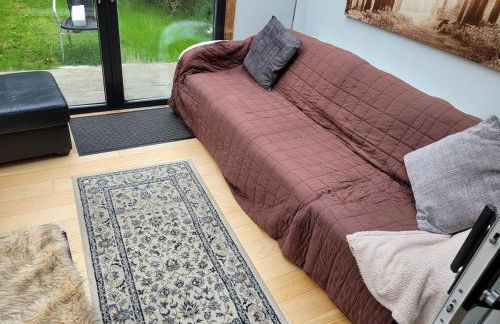 The Holbein Three bedroom home near tilgate park private parking and garden - Foto 16