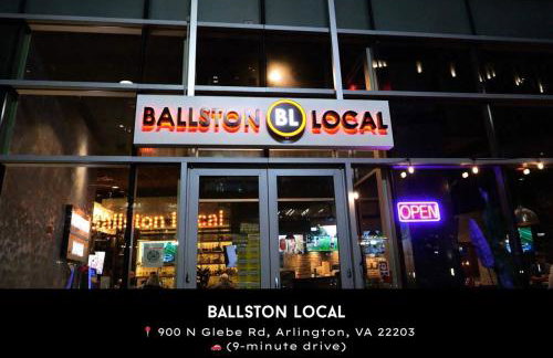 Charming 4BR Retreat in Arlington Sleeps 12 NearDC - Foto 37