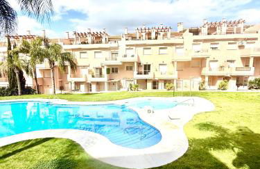 Gorgeous 2 bed Duquesa apartment, 2 pools, easy parking and 2 large balconies, 1 with stunning views - Foto 10
