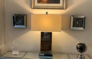 Large 2 bedroom town centre flat with free parking - Foto 23