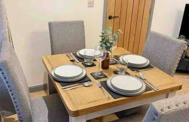 Modern Coastal 2 Bedroom Home to Relax and Unwind - Foto 24