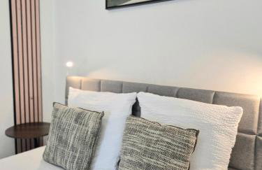 La longère du Moulin, logement T2 indépendant tout équipé avec cuisine, parking individuel avec portail, salon de jardin, belle grande chambre - Foto 1