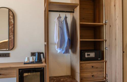 Stella Maria Hotel & Suites - Photo 25