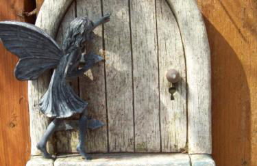 Waterloo Farm Shepherds Hut Glamping with Sun Lounge - Foto 17