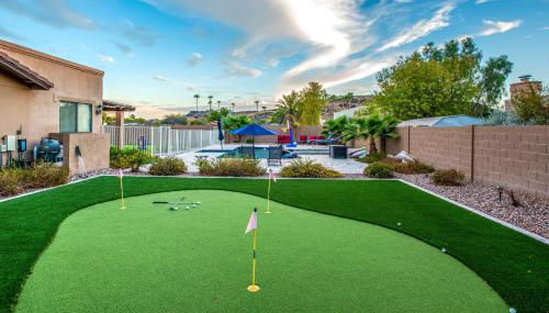 Group Getaway with Pool and Putting Green in Glendale - Foto 2