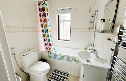 Bright & Spacious House Near Central London - Foto 11