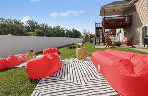 Charming 5BD - UNL 5mins - BBQ, Games & Backyard - Foto 13