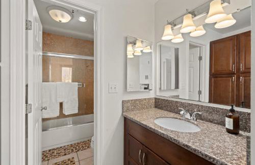 Belmont Ocean Views - Massive Private Deck, Grill & Parking - Foto 9