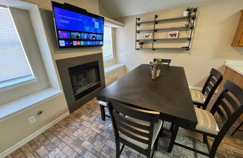 Peaceful West: 4BR Dusk Haven - Foto 19