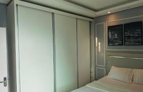 Riverfront Retreat Prime Location Apartment with Stunning Views of the RioNegro - Foto 9