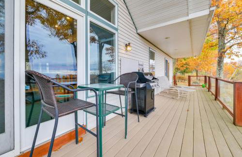 17 Mi to Skiing! Lake-View Michigan Home with Deck - Foto 27