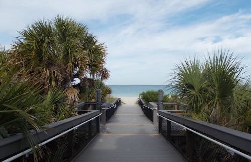 Spacious Upadated 2 King Beds Pets Welcome With Large Private and Fenced Yard Minutes to Beaches - Foto 43