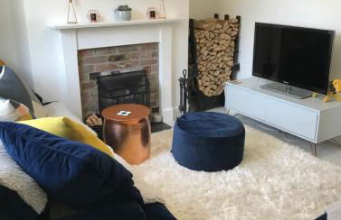 Newly Renovated 5 Star Cosy-Up Romantic Cottage Longleat & Centre Parcs 5 min - Foto 1