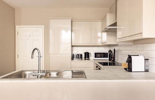 Plymouth by Charles Hope - Foto 45