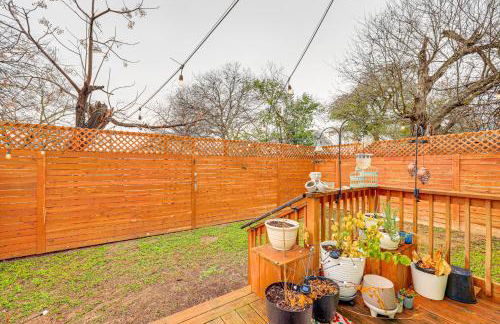 Artsy Bungalow with Yard in Dtwn San Antonio - Foto 20