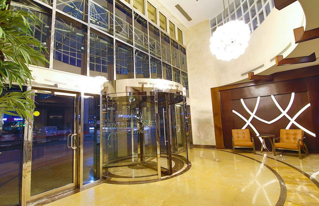 Number One Tower Suites - Photo 3