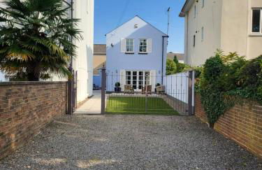 The Coach House - Photo 29