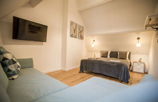 Luxury Suites Riverside Residence - Photo 4