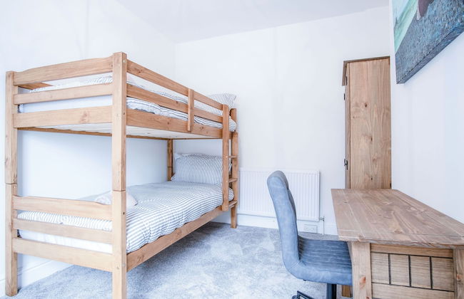 Castle Square - 2 Bedroom - Mumbles - Photo 4