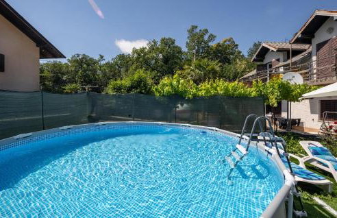 2 Bedroom Nice Apartment In Viskovo - Foto 7