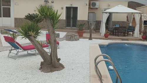 Villa Paz - Villa Familiar para 6 con piscina, AC, Wifi y parking - Foto 1