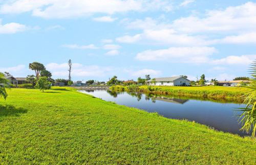Newley Built Oasis Heated Pool Waterfront retreat - Foto 45
