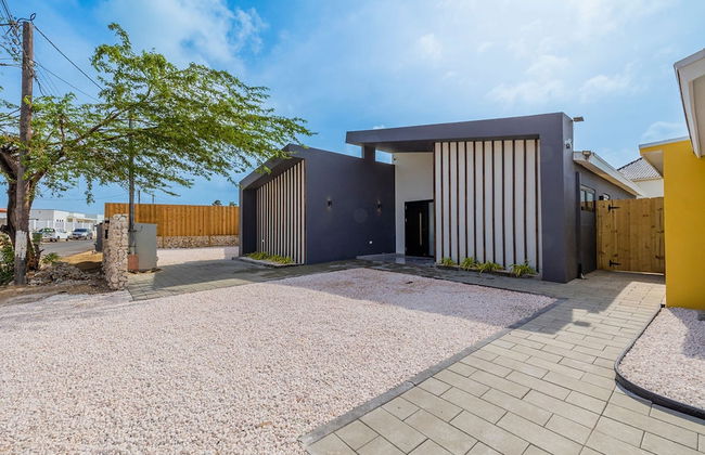 Brand NEW 3br2ba w Private Pool Amazing Location - Foto 26