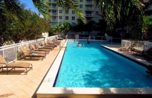One bedroom in amazing condoBeach pass included! - Foto 16